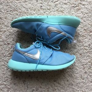 Authentic Nike Roshes